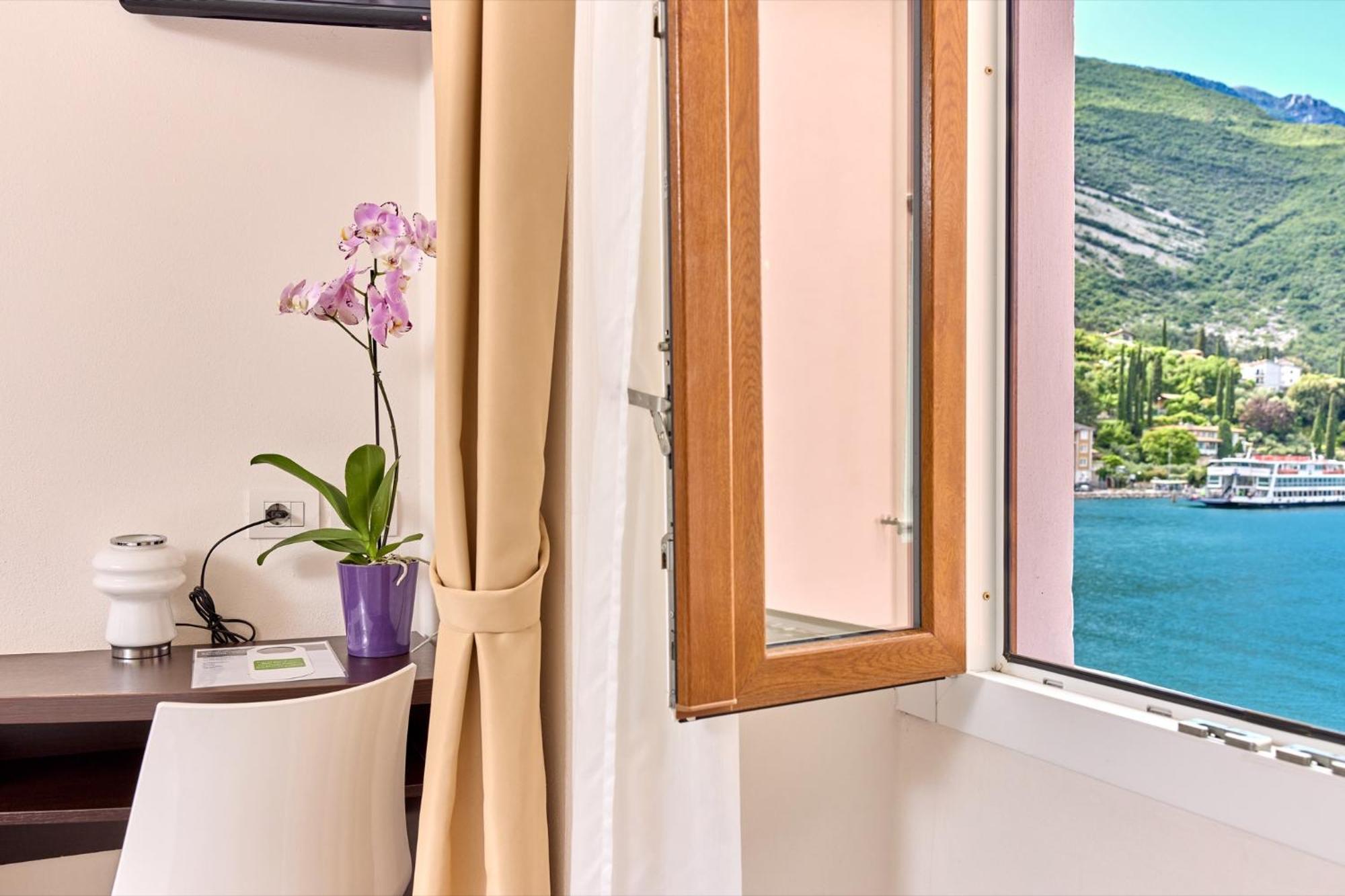 Hotel Geier Torbole Sul Garda Buitenkant foto