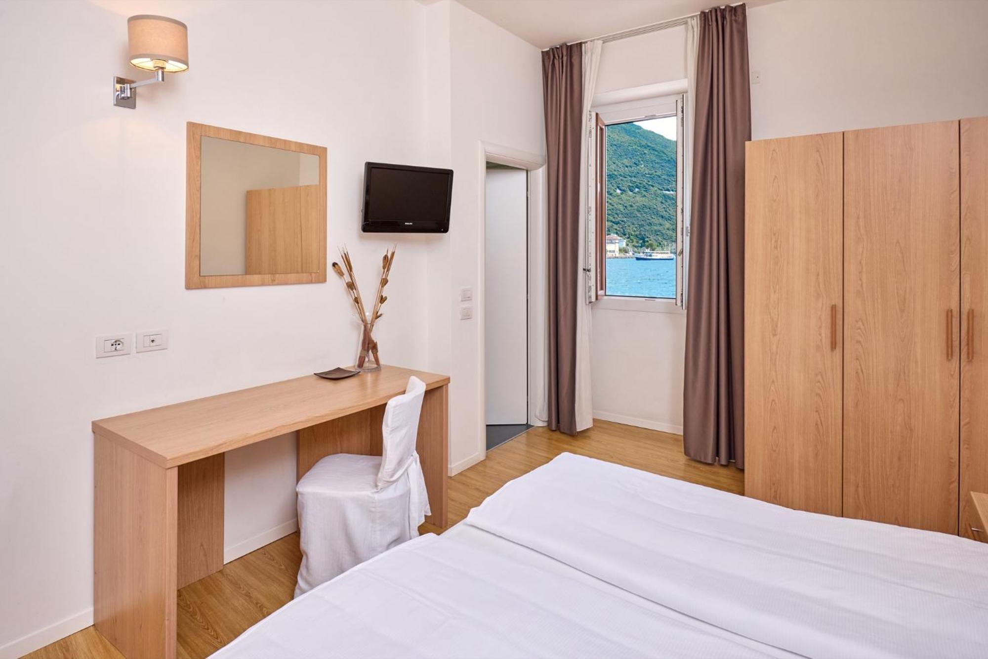 Hotel Geier Torbole Sul Garda Buitenkant foto