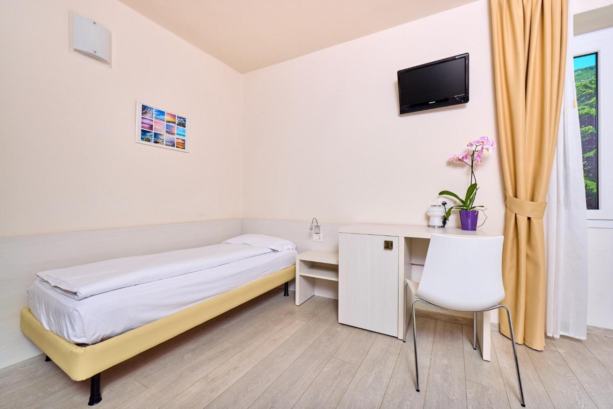 Hotel Geier Torbole Sul Garda Buitenkant foto