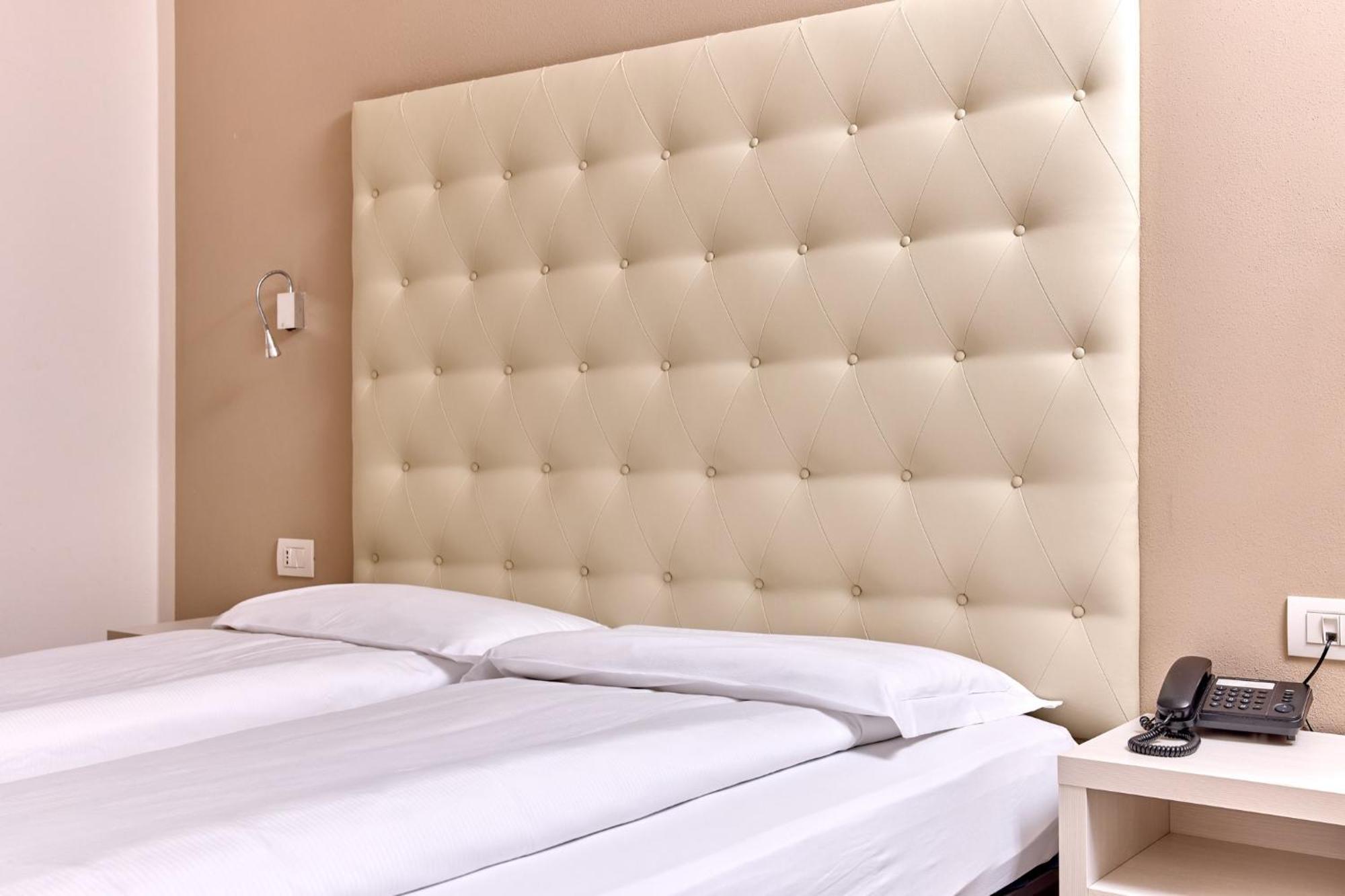 Hotel Geier Torbole Sul Garda Buitenkant foto