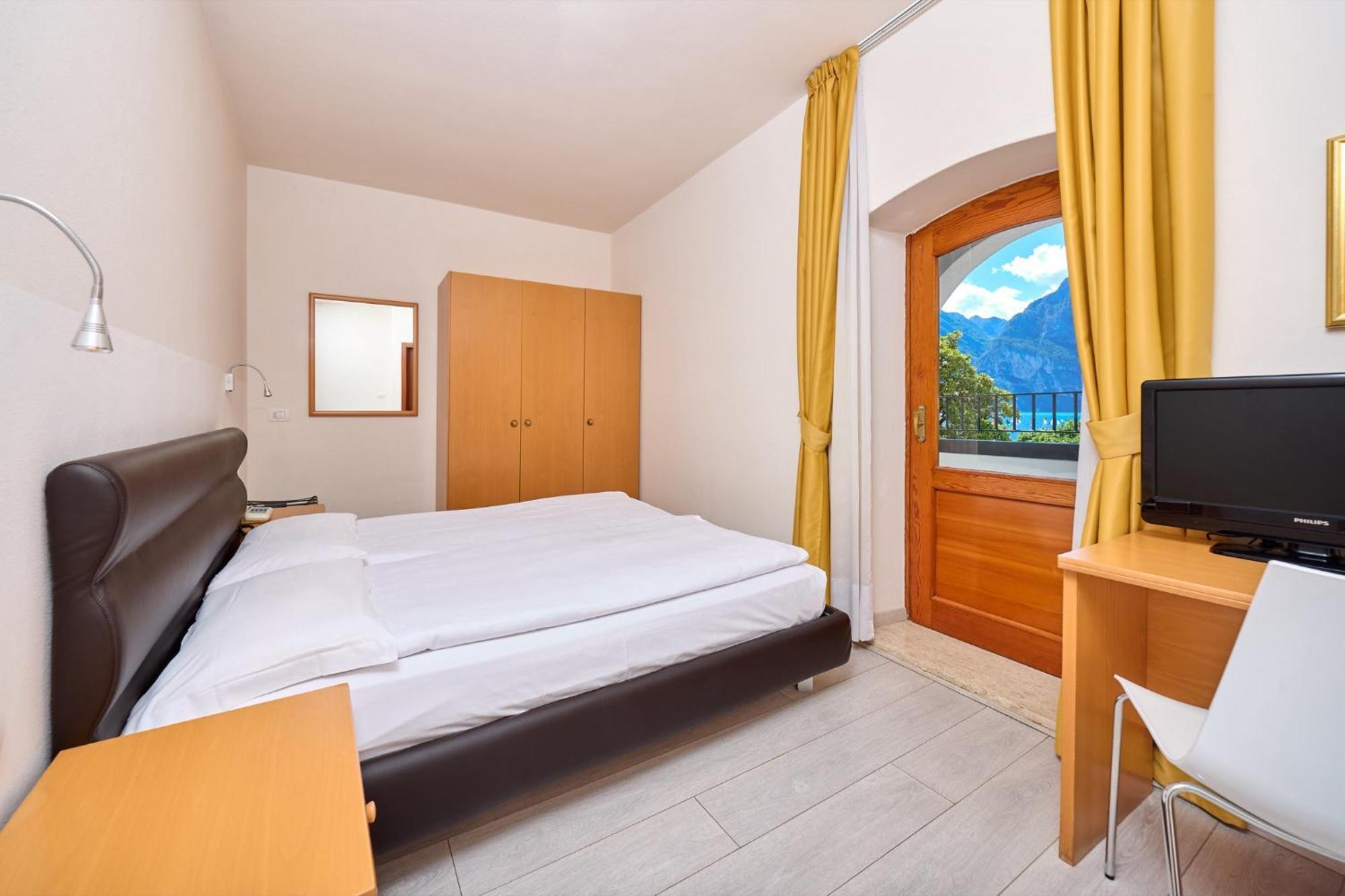 Hotel Geier Torbole Sul Garda Buitenkant foto