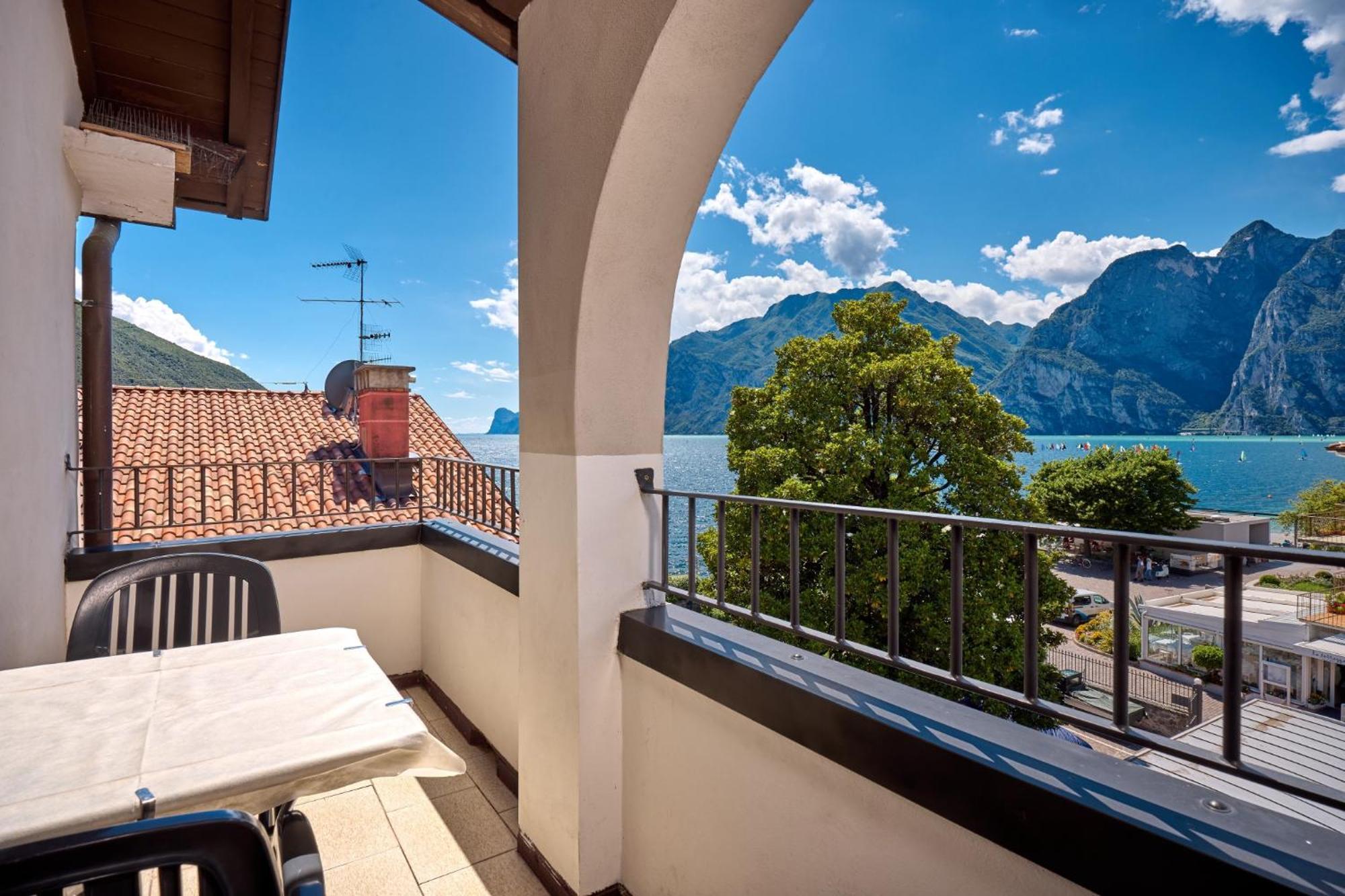 Hotel Geier Torbole Sul Garda Buitenkant foto
