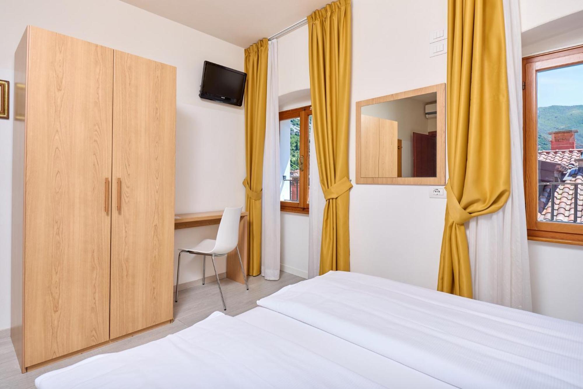 Hotel Geier Torbole Sul Garda Buitenkant foto