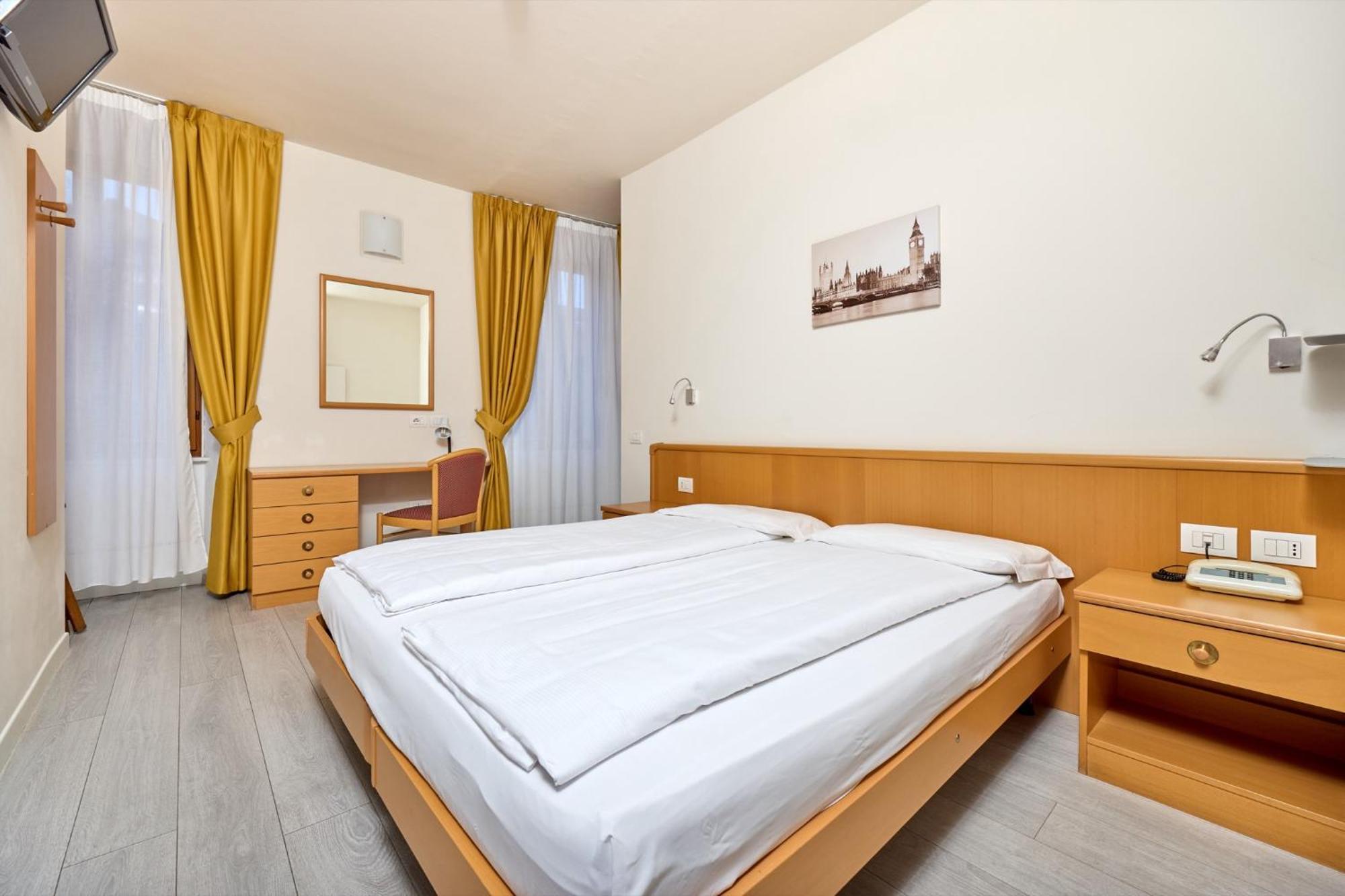 Hotel Geier Torbole Sul Garda Buitenkant foto