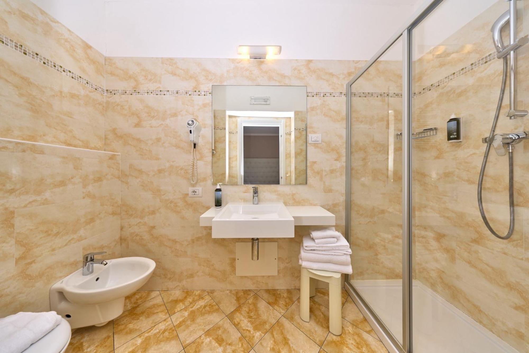 Hotel Geier Torbole Sul Garda Buitenkant foto
