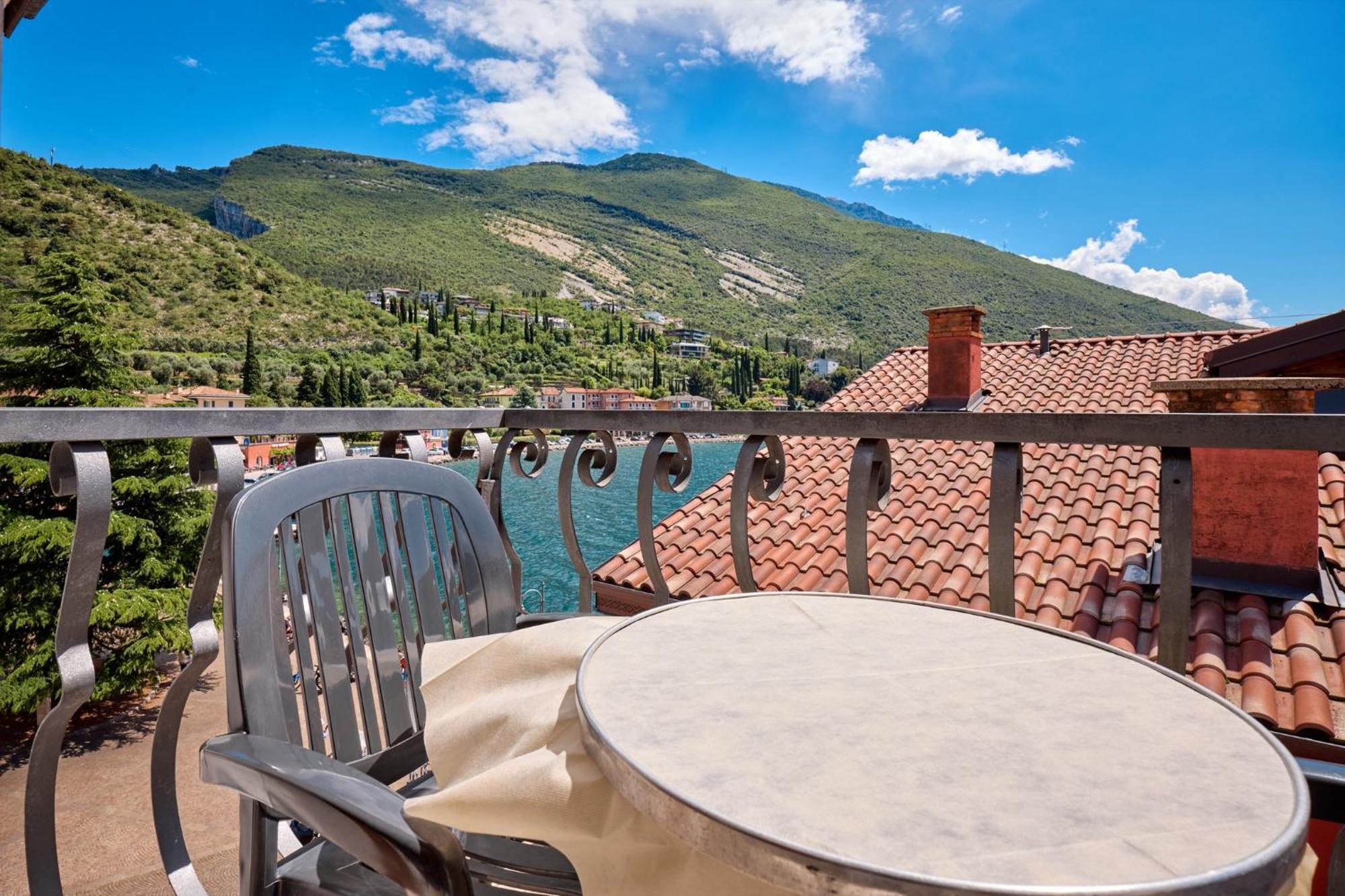 Hotel Geier Torbole Sul Garda Buitenkant foto