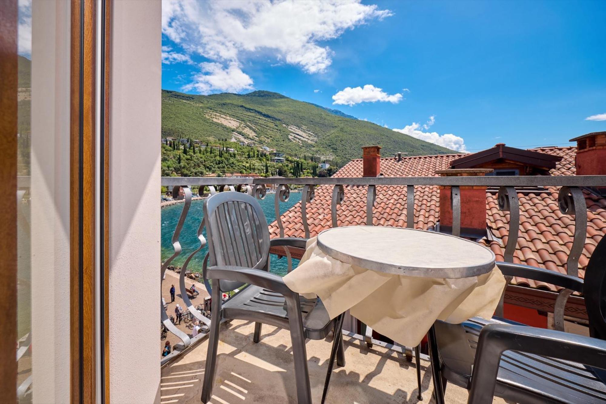 Hotel Geier Torbole Sul Garda Buitenkant foto